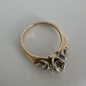 14k Gold Antiques Ring Size 5